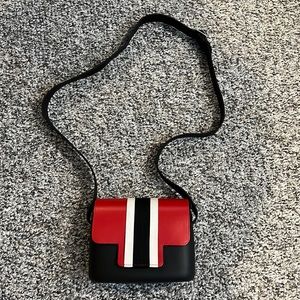 O Bag Made in Italy Crossbody Purse